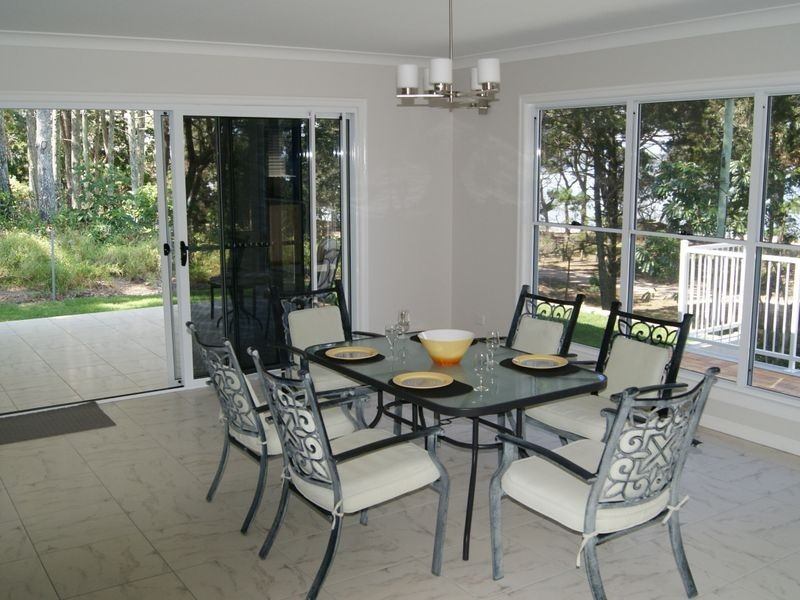 60 Victoria Parade, Coochiemudlo Island QLD 4184