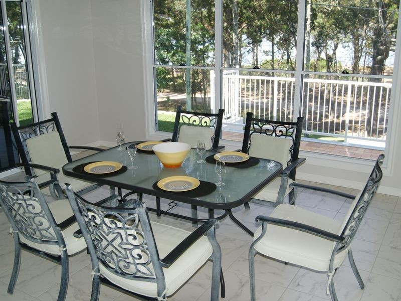 60 Victoria Parade, Coochiemudlo Island QLD 4184