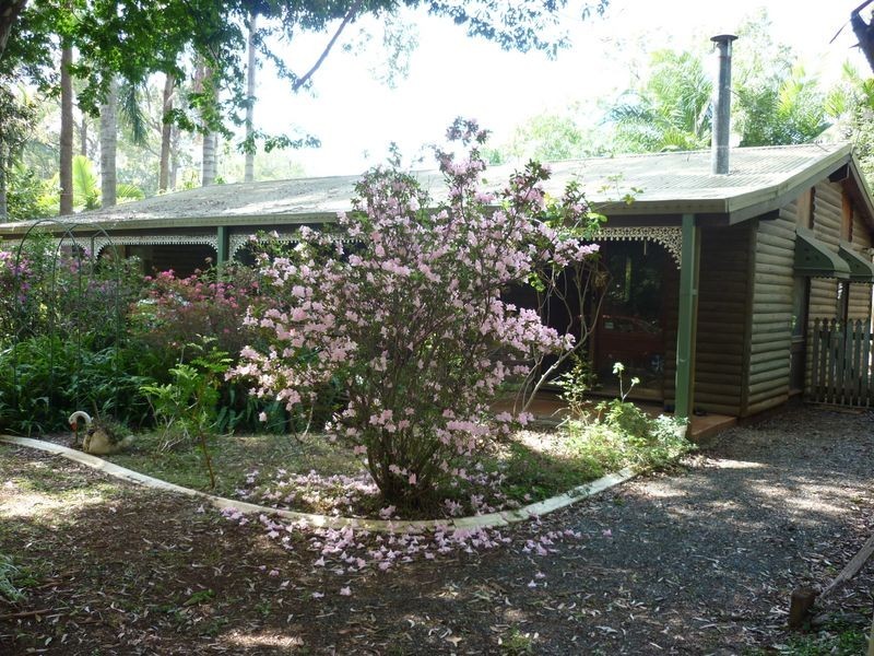 288 Victoria Parade West, Coochiemudlo Island QLD 4184