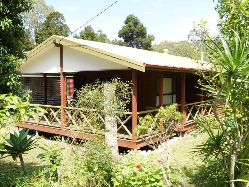 1 Ross, Coochiemudlo Island QLD 4184