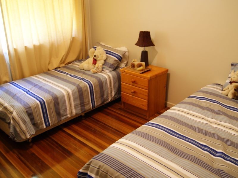 1 Ross, Coochiemudlo Island QLD 4184