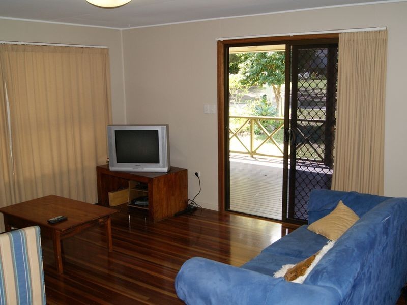 1 Ross, Coochiemudlo Island QLD 4184