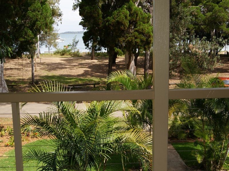 32 Victoria Parade, Coochiemudlo Island QLD 4184