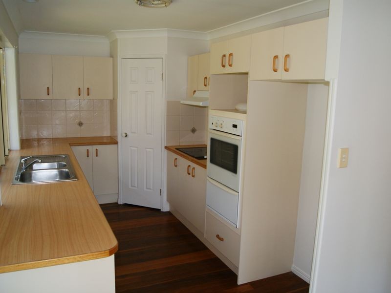 32 Victoria Parade, Coochiemudlo Island QLD 4184