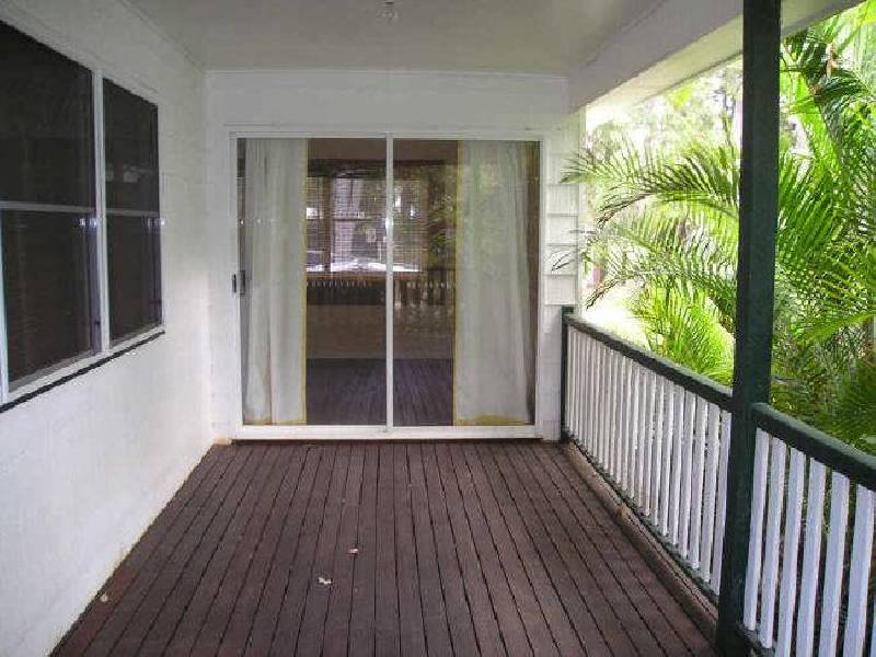 2 Moonah Street, Coochiemudlo Island QLD 4184