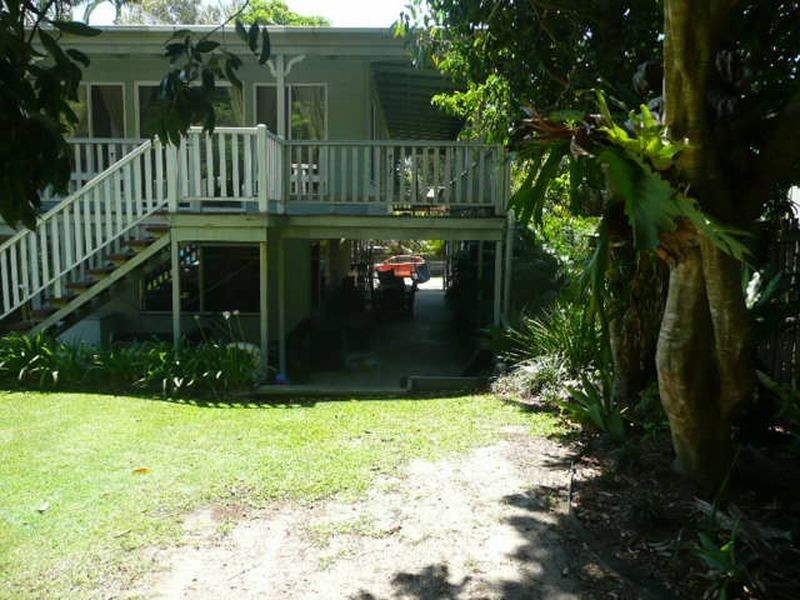 18 Orange Grove, Coochiemudlo Island QLD 4184
