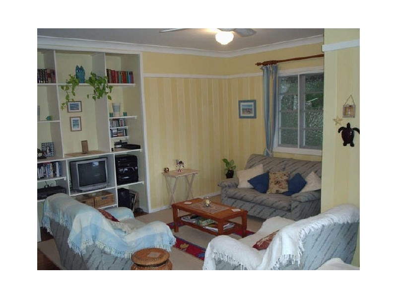 2 Cypress Street, Coochiemudlo Island QLD 4184