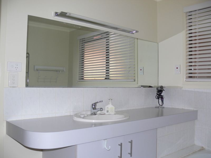 11 Carefree Street, Coochiemudlo Island QLD 4184