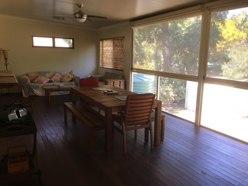 11 Carefree Street, Coochiemudlo Island QLD 4184