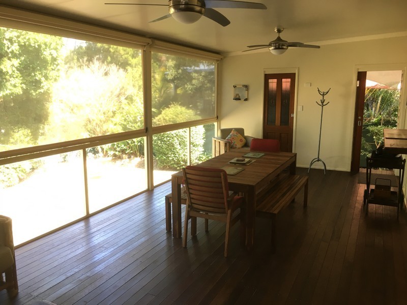 11 Carefree Street, Coochiemudlo Island QLD 4184