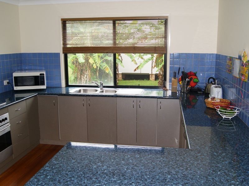 10 Mareela Street, Coochiemudlo Island QLD 4184