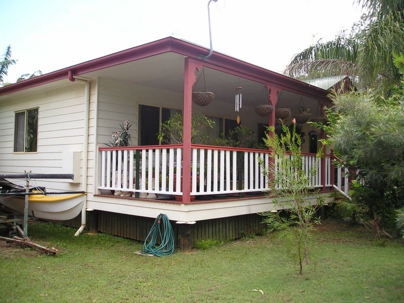 10 Marroo Street, Coochiemudlo Island QLD 4184