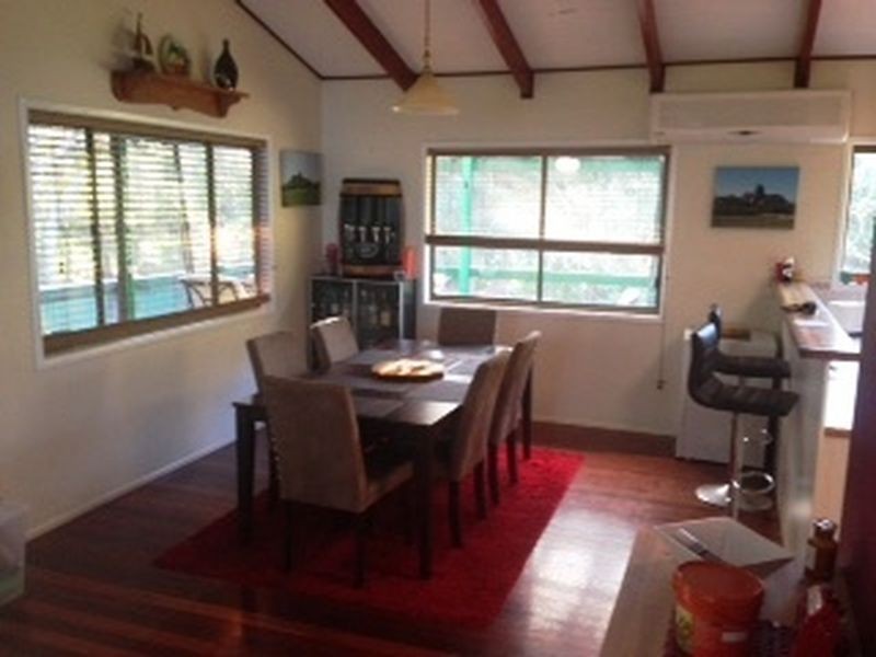 3 Eprapah, Coochiemudlo Island QLD 4184