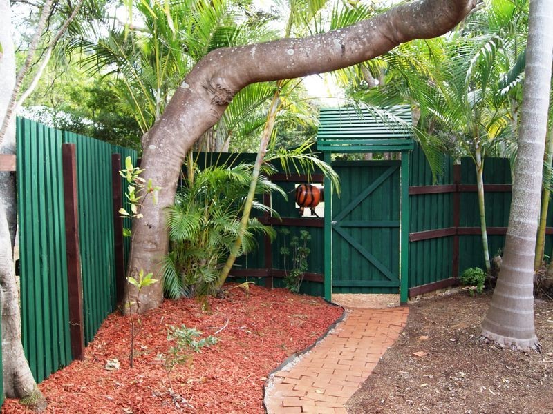 3 Eprapah, Coochiemudlo Island QLD 4184