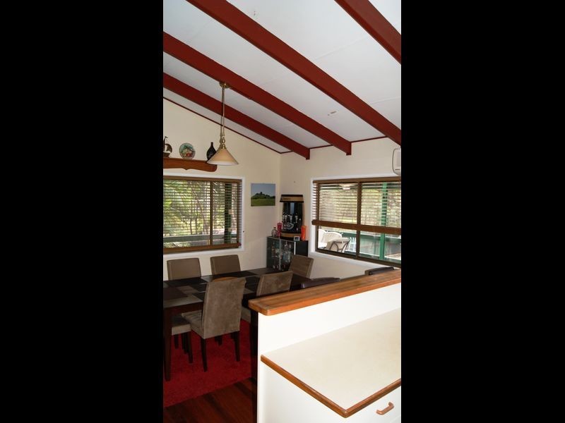 3 Eprapah, Coochiemudlo Island QLD 4184