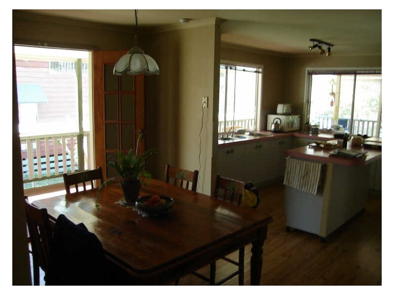 62 Elizabeth Street, Coochiemudlo Island QLD 4184