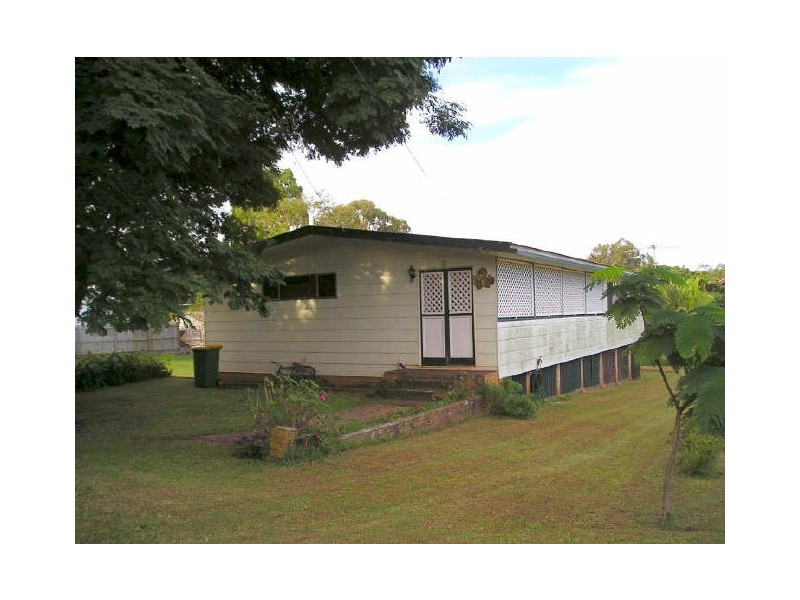 6 Dawn St, Coochiemudlo Island QLD 4184