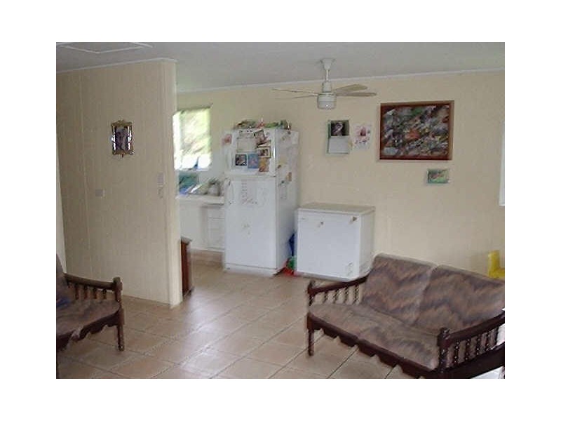 6 Dawn St, Coochiemudlo Island QLD 4184