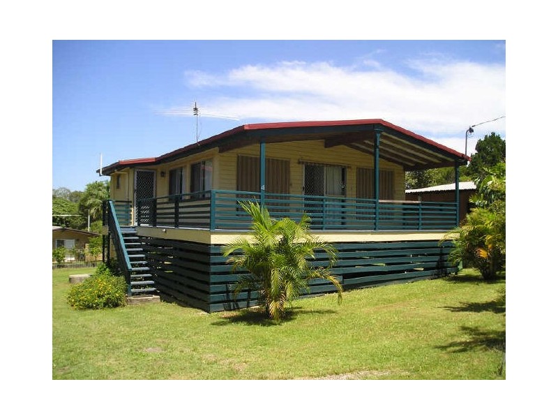 4 Pullen, Coochiemudlo Island QLD 4184