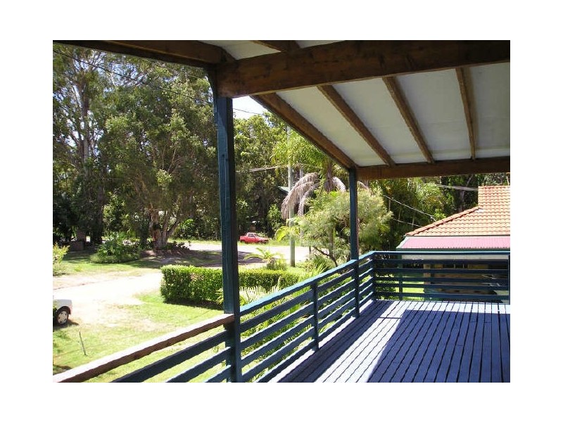 4 Pullen, Coochiemudlo Island QLD 4184