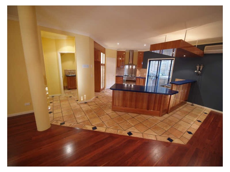 8 Main Road, Wellington Point QLD 4160