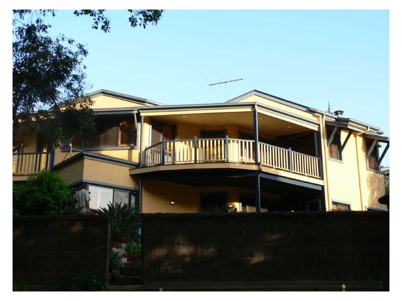 8 Main Road, Wellington Point QLD 4160