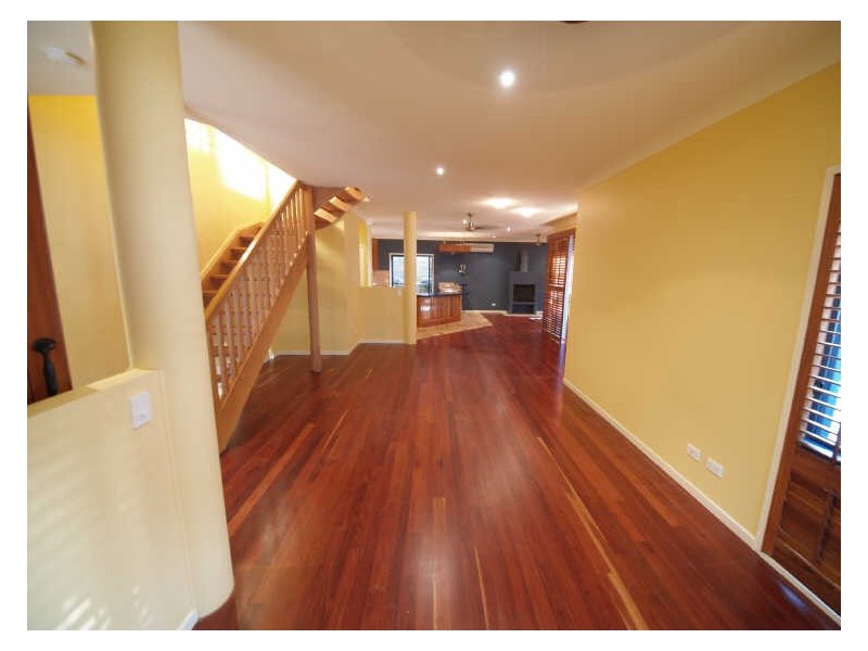 8 Main Road, Wellington Point QLD 4160