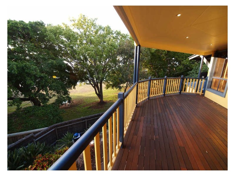 8 Main Road, Wellington Point QLD 4160