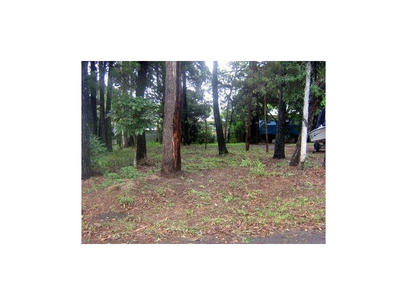 31 Shirley Street, Coochiemudlo Island QLD 4184