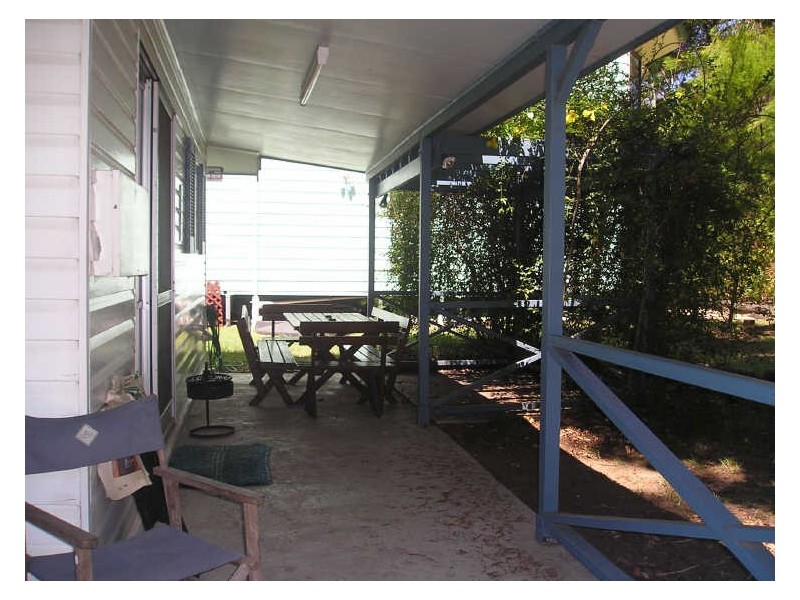 23 Innes Street, Coochiemudlo Island QLD 4184