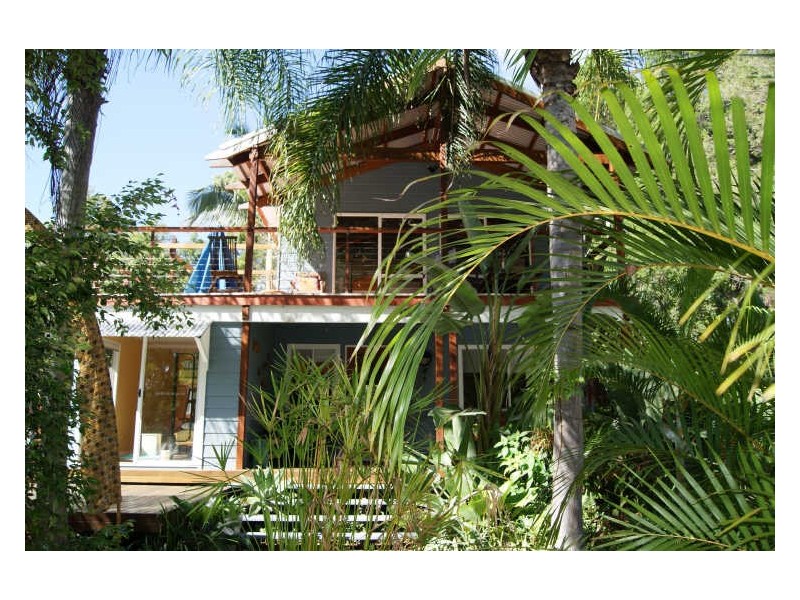 10 Flinders Street, Coochiemudlo Island QLD 4184