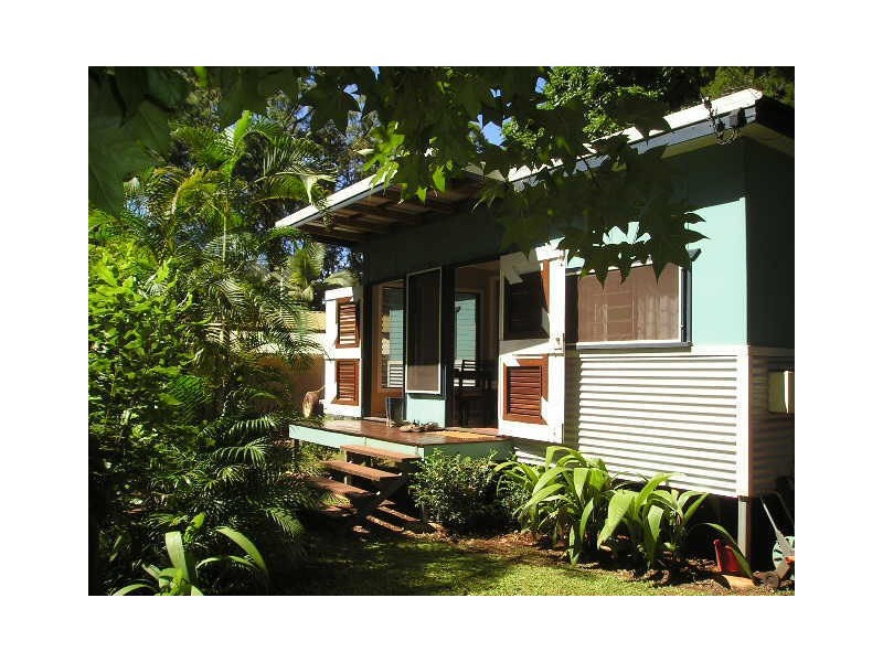 4 Aminya Street, Coochiemudlo Island QLD 4184