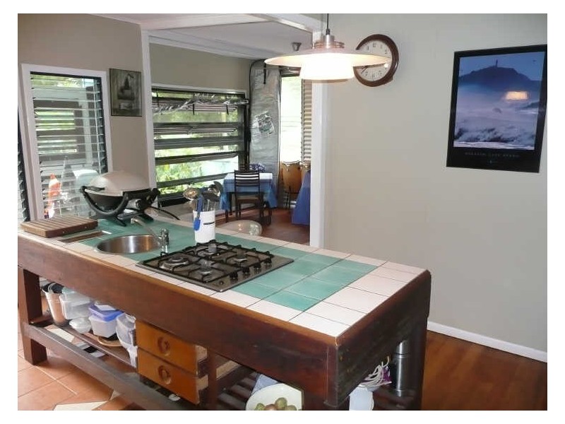 4 Aminya, Coochiemudlo Island QLD 4184