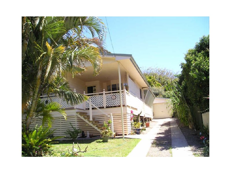 8 Orange Grove St, Coochiemudlo Island QLD 4184