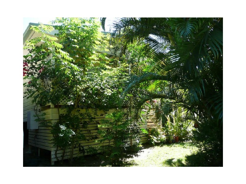8 Orange Grove St, Coochiemudlo Island QLD 4184