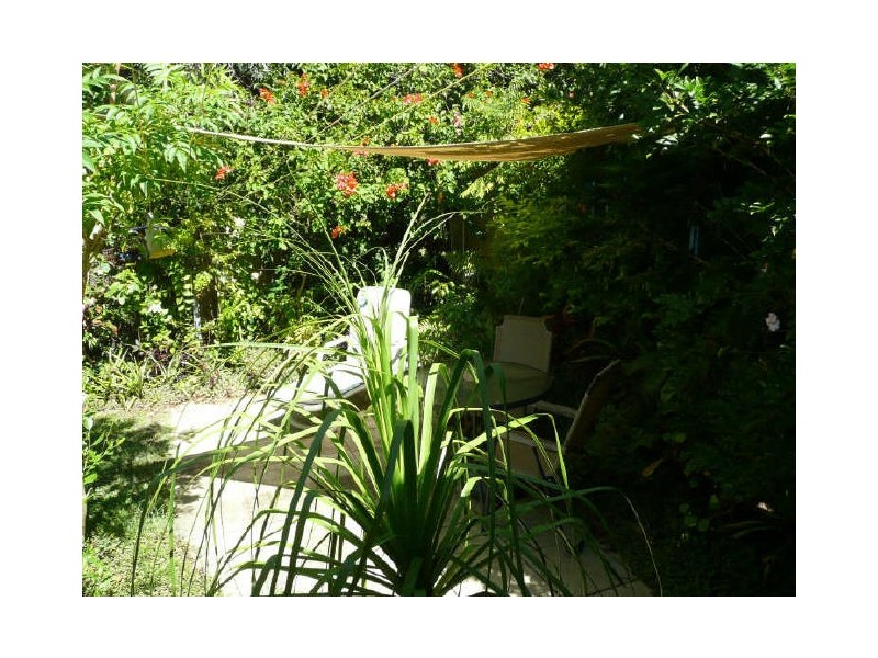 8 Orange Grove St, Coochiemudlo Island QLD 4184