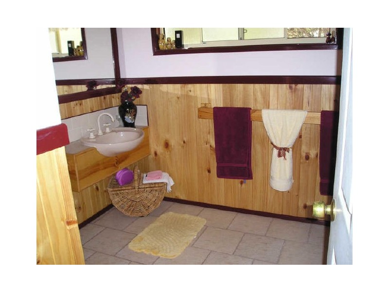 8 Orange Grove St, Coochiemudlo Island QLD 4184