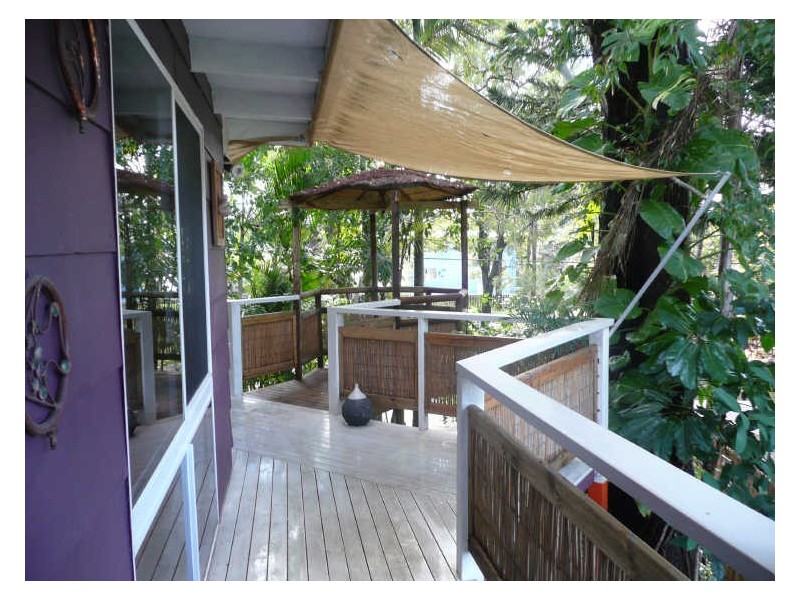 19 Ooyan St, Coochiemudlo Island QLD 4184