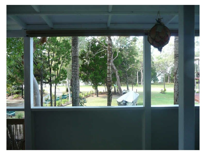 19 Ooyan St, Coochiemudlo Island QLD 4184