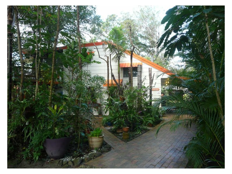 19 Ooyan St, Coochiemudlo Island QLD 4184