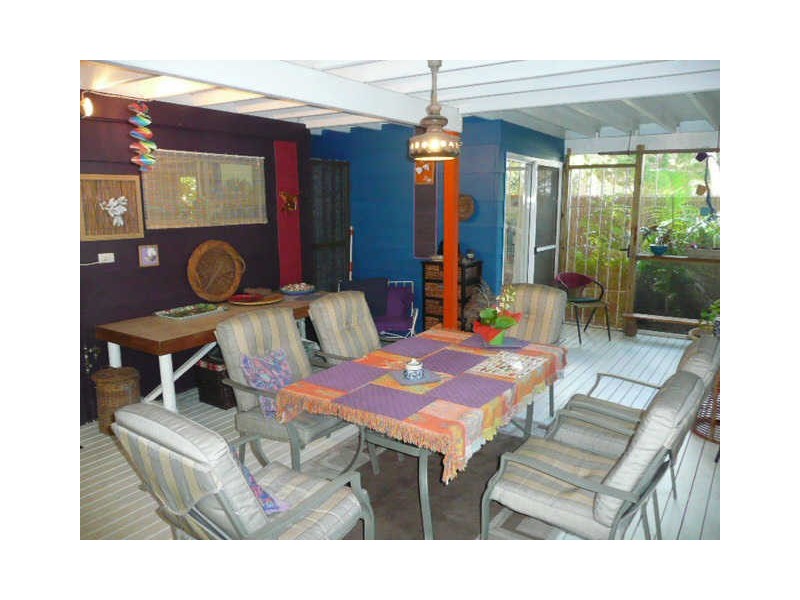 19 Ooyan St, Coochiemudlo Island QLD 4184