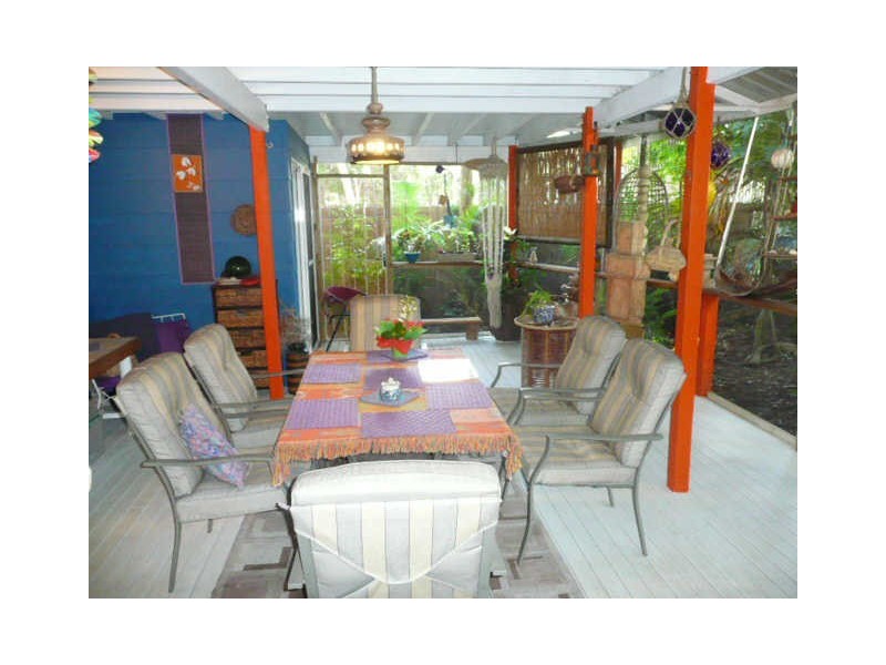 19 Ooyan St, Coochiemudlo Island QLD 4184