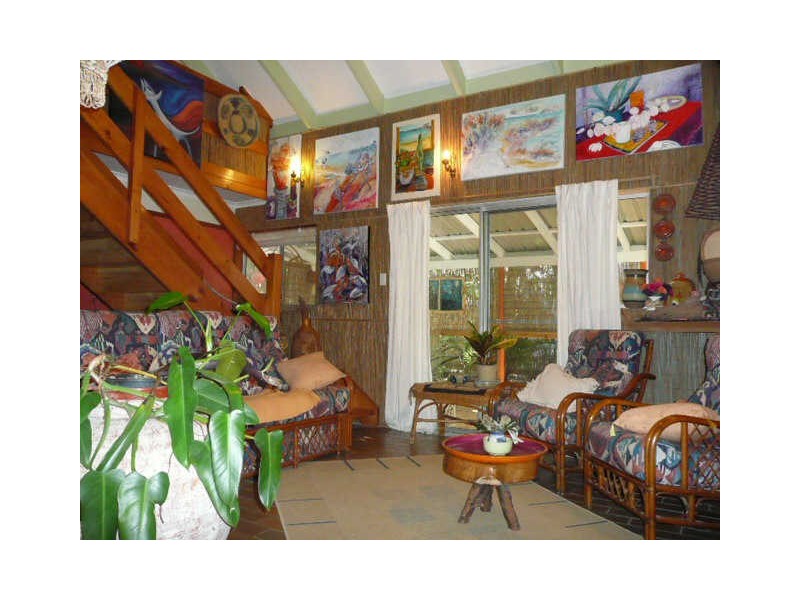 19 Ooyan St, Coochiemudlo Island QLD 4184