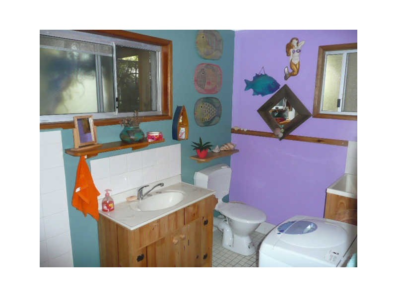 19 Ooyan St, Coochiemudlo Island QLD 4184