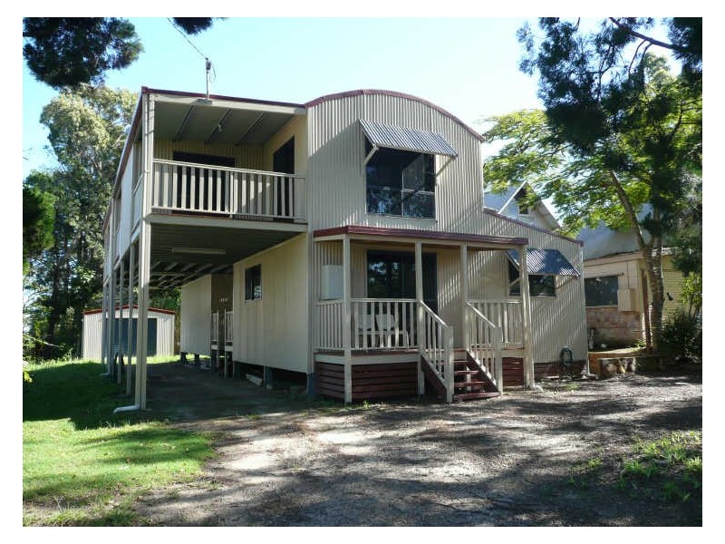 16 Moonah, Coochiemudlo Island QLD 4184
