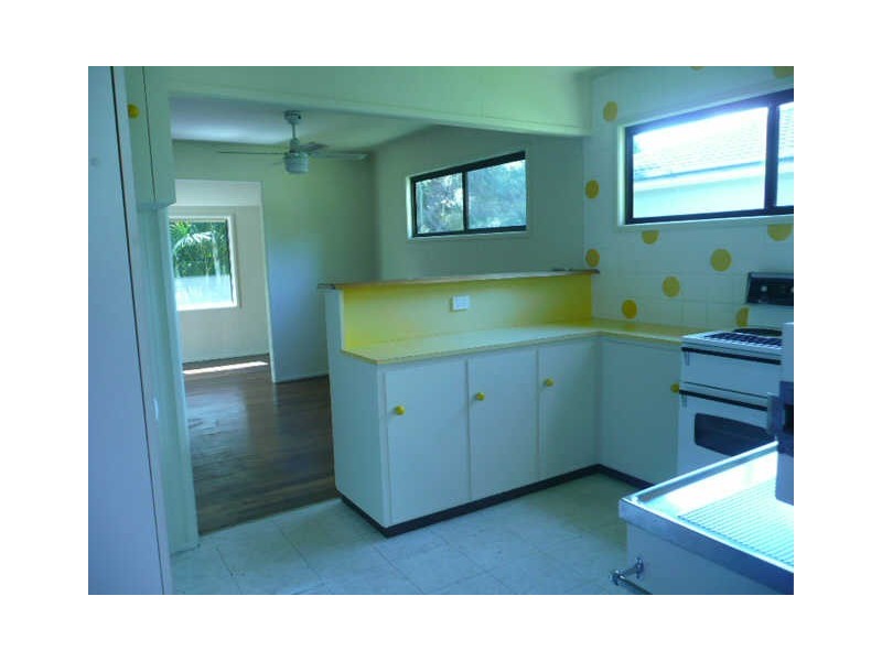 7 Orange Grove Street, Coochiemudlo Island QLD 4184