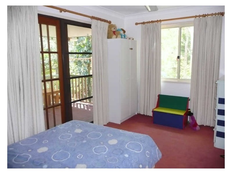 8 George Street, Coochiemudlo Island QLD 4184