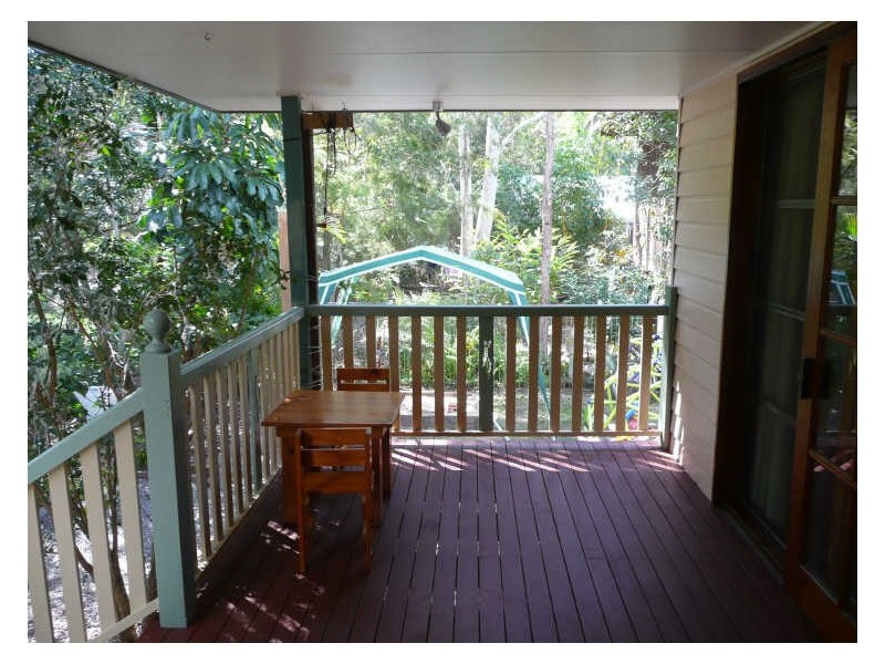 8 George Street, Coochiemudlo Island QLD 4184