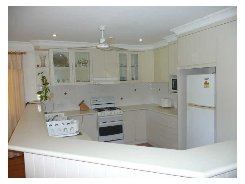 8 George Street, Coochiemudlo Island QLD 4184