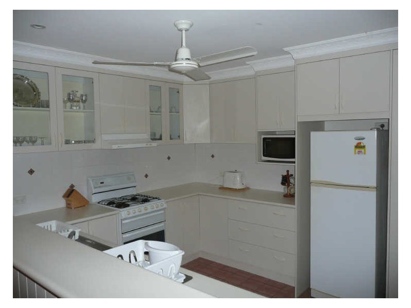 8 George Street, Coochiemudlo Island QLD 4184